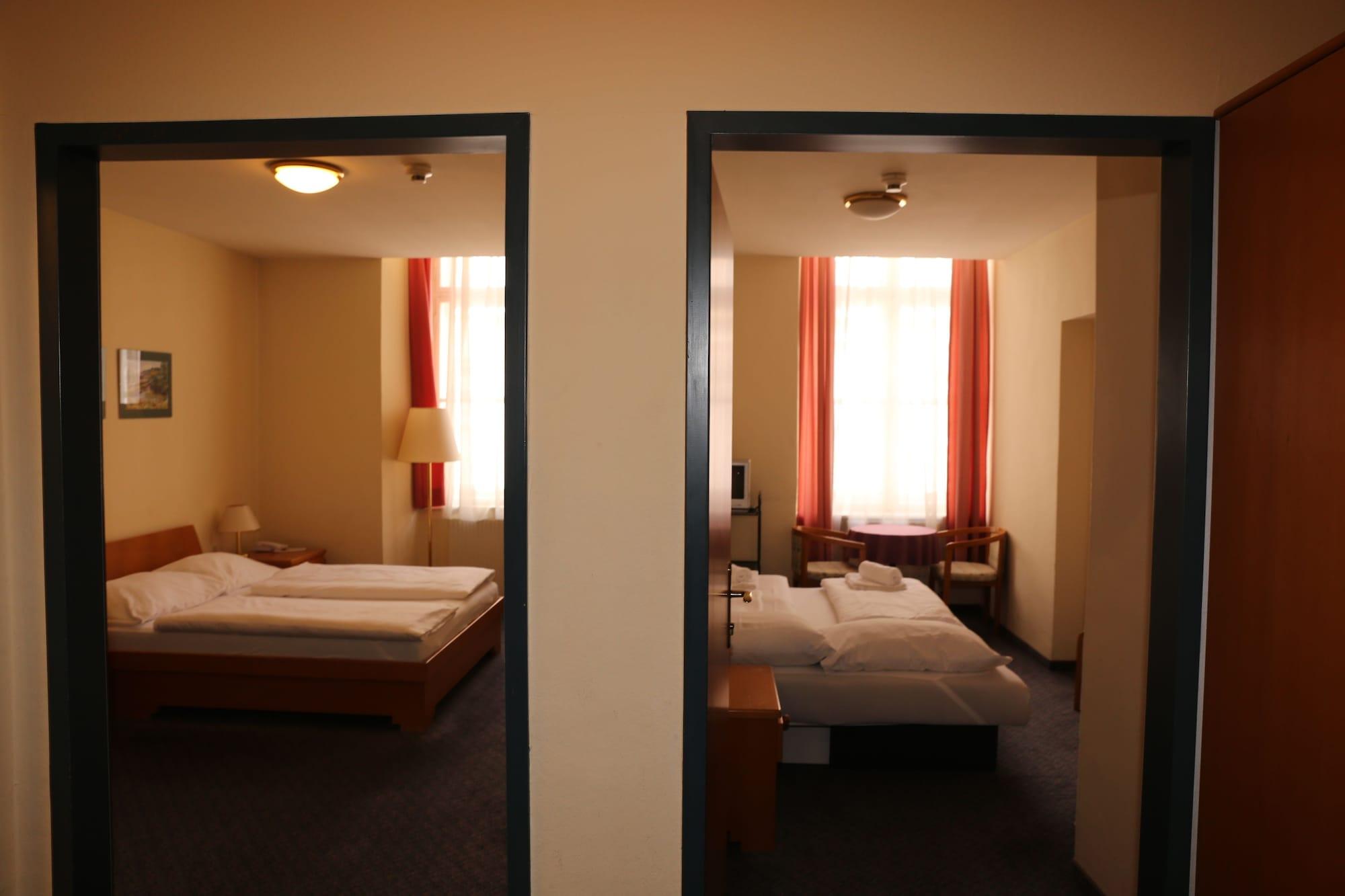 Very Central Apartments, 5 Min To City Center, No Reception Bécs Kültér fotó