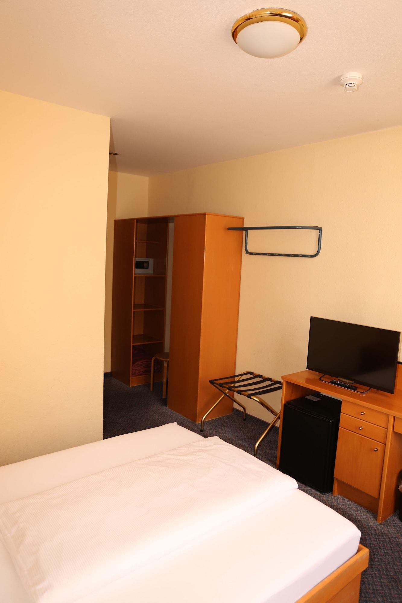 Very Central Apartments, 5 Min To City Center, No Reception Bécs Kültér fotó