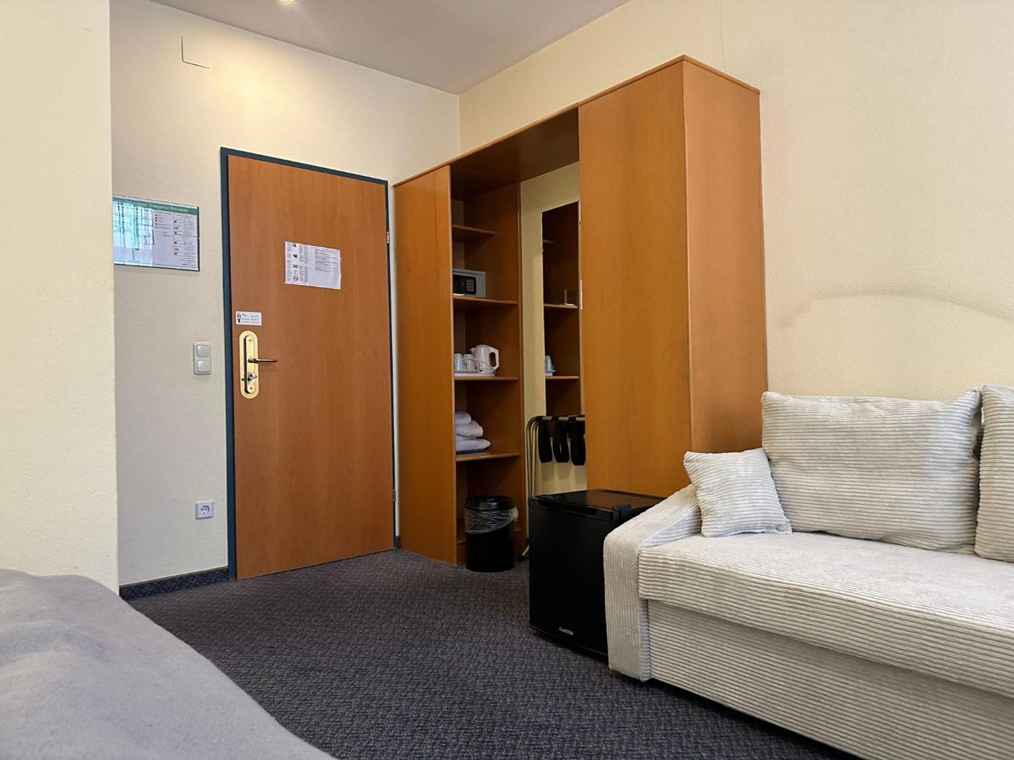 Very Central Apartments, 5 Min To City Center, No Reception Bécs Kültér fotó