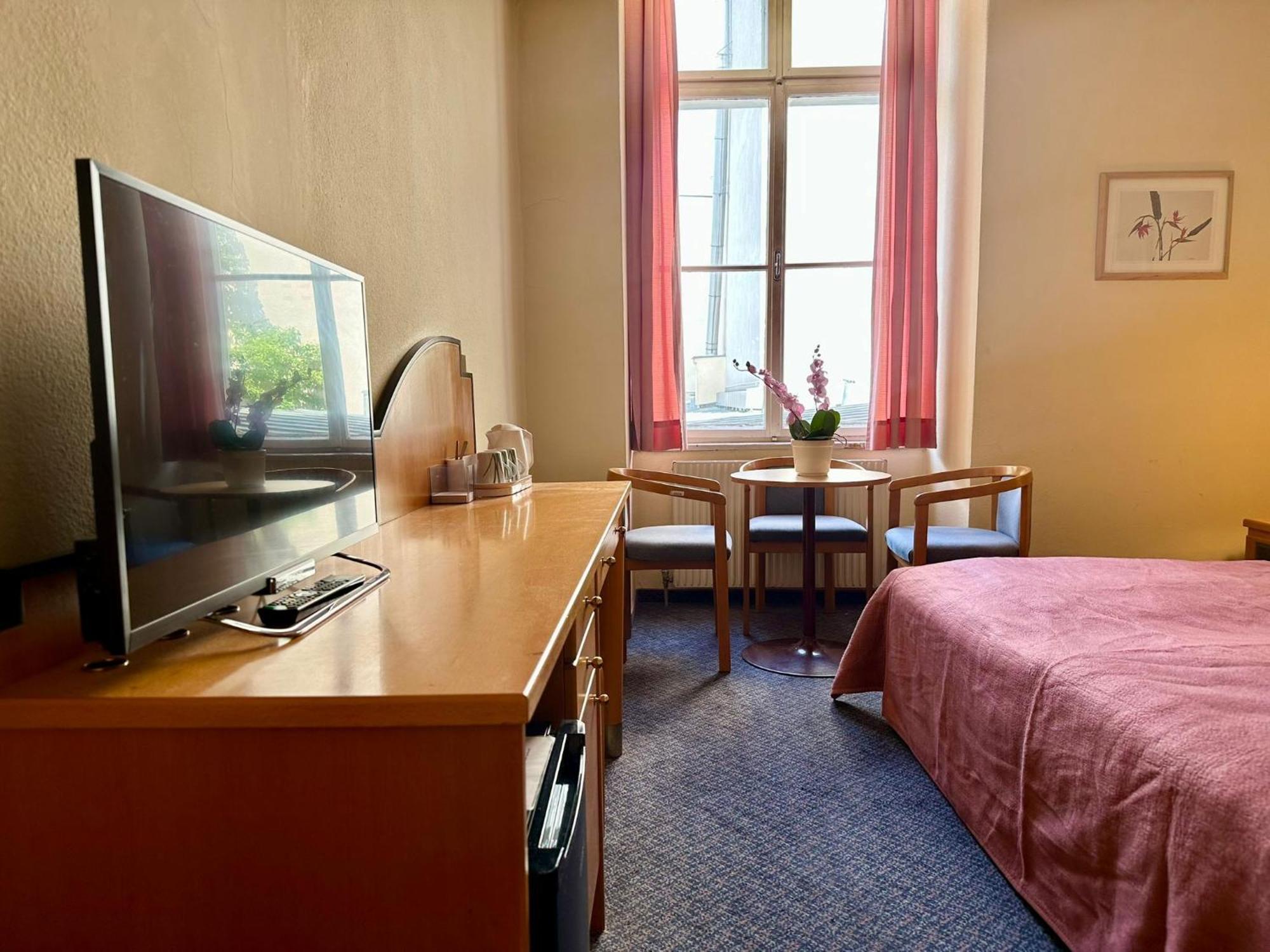 Very Central Apartments, 5 Min To City Center, No Reception Bécs Kültér fotó