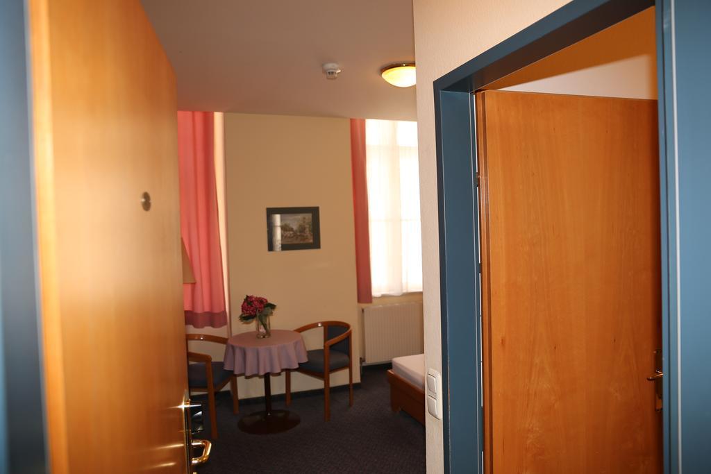 Very Central Apartments, 5 Min To City Center, No Reception Bécs Kültér fotó