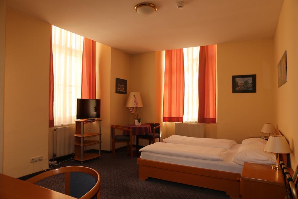 Very Central Apartments, 5 Min To City Center, No Reception Bécs Kültér fotó